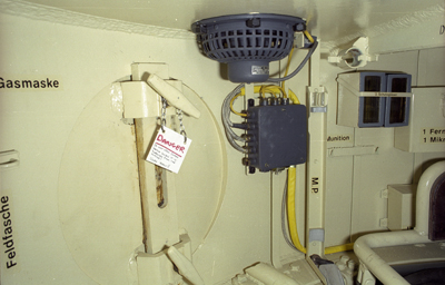 La ventilation forcée est l'amélioration du système du FT-17. Répandue dans la majorité des chars
en 1940, il souffre l'air ambiant vers l'extérieur. Bien que d'une plus grande efficacité, le système est
vite mis en défaut en cas d'utilisation intensive du canon. Sur la photo, la ventilation d'un char Tigre allemand