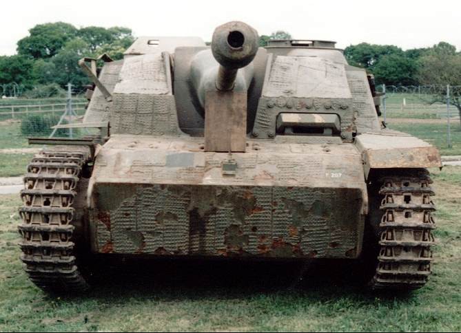 Ce StuG III utilise le motif gaufré pour son revêtement